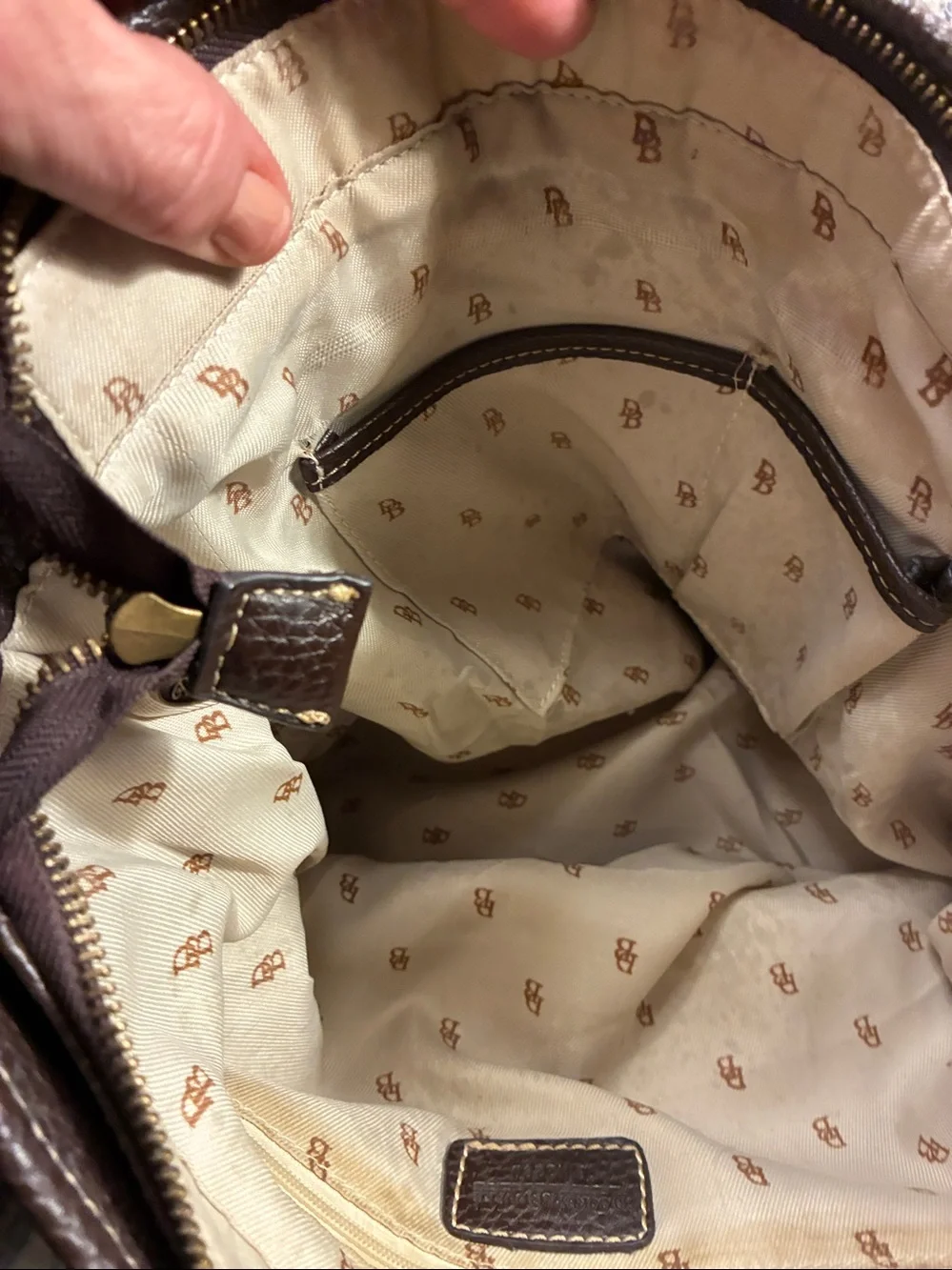 Dooney & Bourke signature db